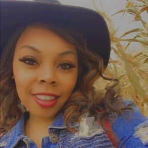 Meet your Posher, Jazmine